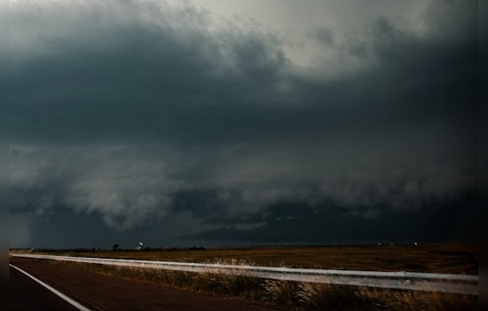 Hailstorm Hits Houston Ahead of Cold Front, Disrupting Yuletide Preparations