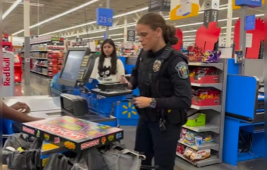 Hollywood Police Officers Spread Holiday Joy, Host Shopping Spree for Kids in Need with Walmart's Help