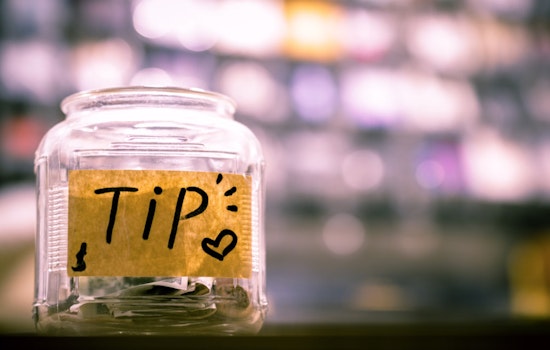 Houston Bartenders Advocate for Standard 20% Tips as Holiday Season Spotlights Service Staff Gratitude