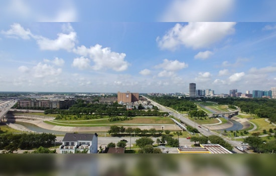 Houston Braces for Cool Week with Sunny Skies, Potential Weekend Showers