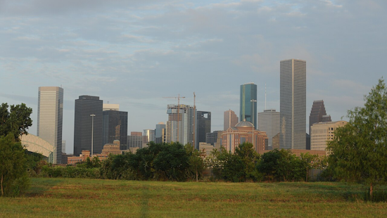 Houston Braces for New Year's Eve Showers and Fog Before Welcoming a Mild, Rainy 2024
