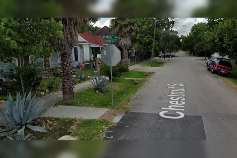 Houston Cops Hunt for Towering Thief, $150K Up for Grabs for Golden Tip