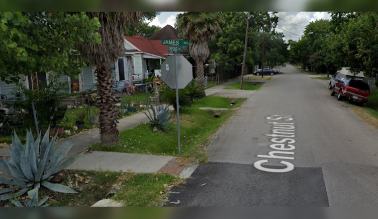 Houston Cops Hunt for Towering Thief, $150K Up for Grabs for Golden Tip