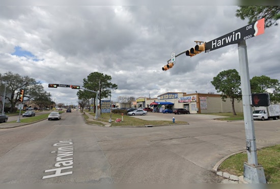 Houston Heats Up as Cop Clings to Life and Perp Goes Down in Dead-of-Night Shootout