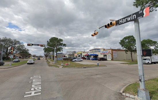 Houston Heats Up as Cop Clings to Life and Perp Goes Down in Dead-of-Night Shootout