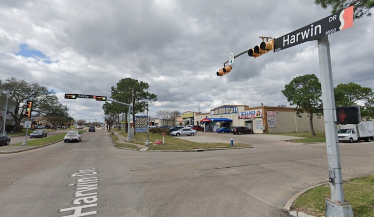 Houston Heats Up as Cop Clings to Life and Perp Goes Down in Dead-of-Night Shootout