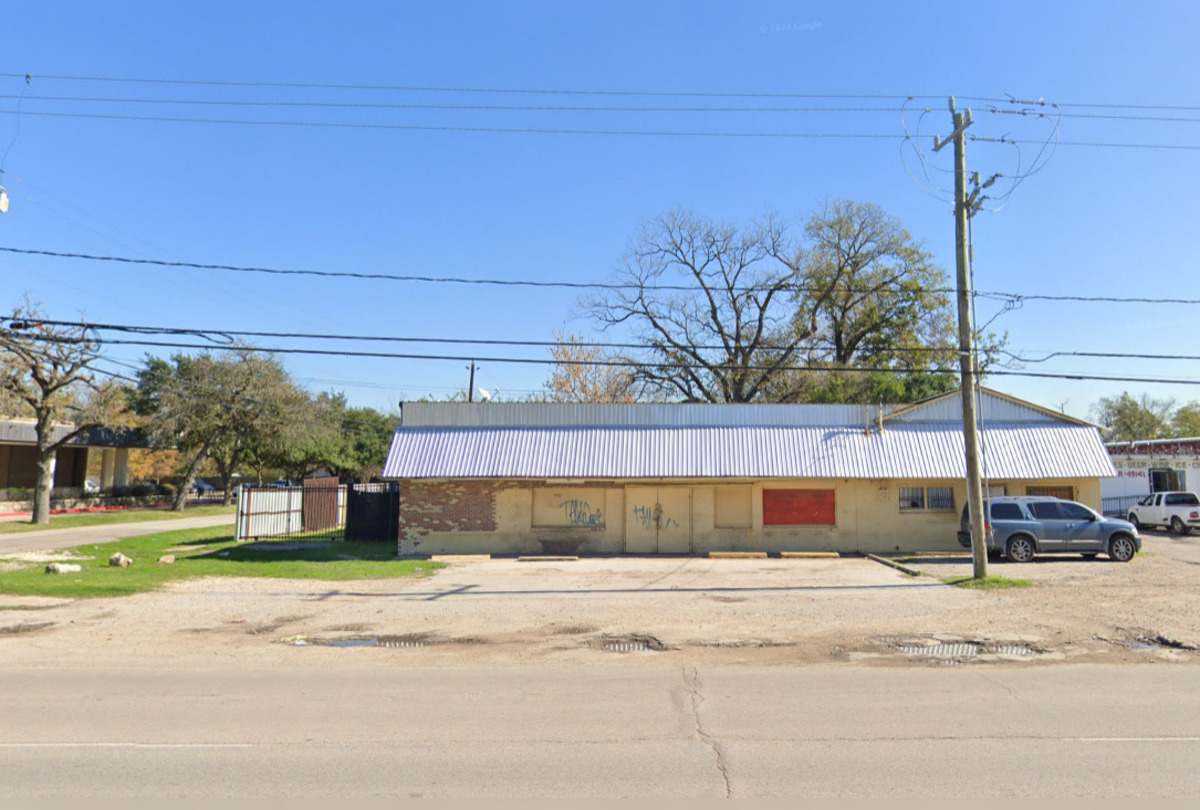 Houston Homicide Horror as Gunman on the Loose After Man Slain in