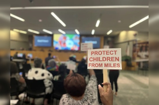 Houston ISD Embraces 'District of Innovation' Status, Faces Backlash Over Hiring Uncertified Teachers