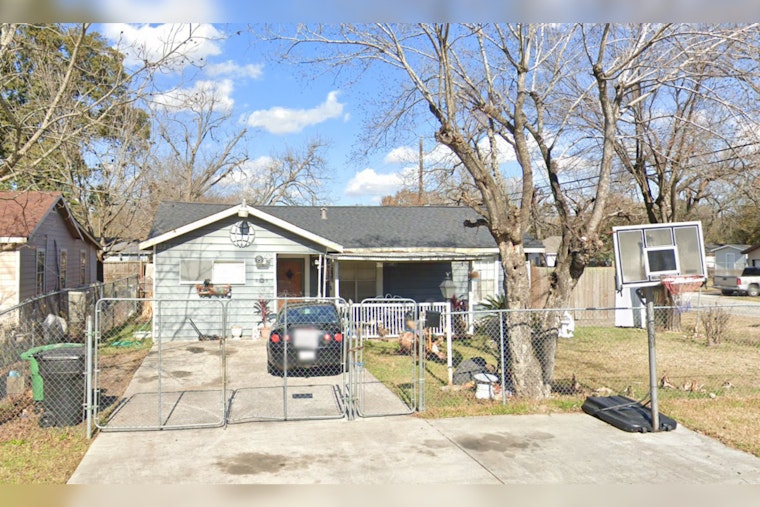 Houston Man Fatally Shot During Home Billiards Game, Suspects at Large