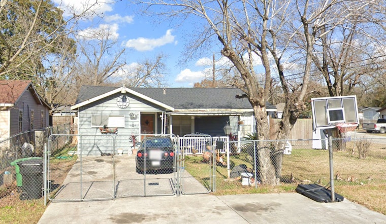 Houston Man Fatally Shot During Home Billiards Game, Suspects at Large