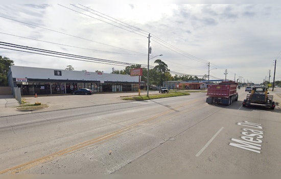 Houston Police Investigate Fatal Shooting in Suspected Robbery on Mesa Drive