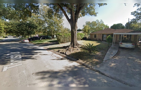 Houston Police Seek Public's Help Following Late-Night Shooting of 23-Year-Old Woman