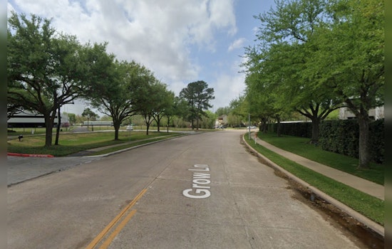 Houston Police Seek Shooter After Man Found Fatally Wounded on Grow Lane