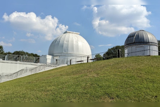 Houston's Holiday Adventures Span from Star-Gazing Escapes to Nationwide Sojourns
