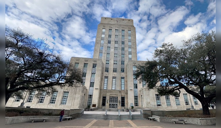 Houston's Outgoing Mayor Accused of Amending Airport Contracts to Curb Successor's Power Amid Legal Battle with Pappas Restaurants