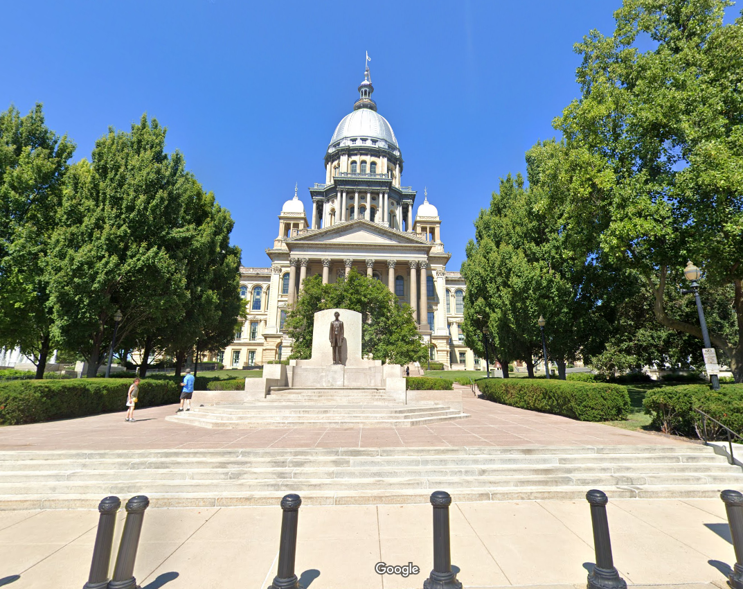 Illinois Greets 2024 with Minimum Wage Increase to 14, Governor
