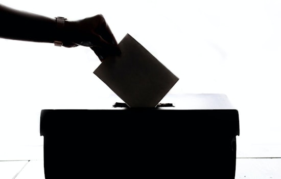Illinois Mail-In Ballot Law Faces GOP Legal Challenge Amid Claims of Unconstitutionality