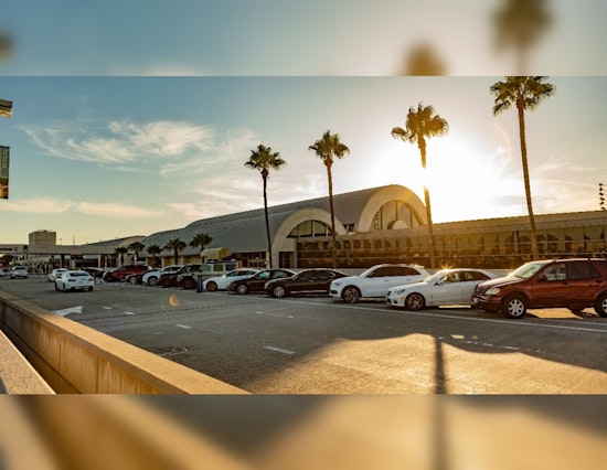 John Wayne Airport Honors Eco-Conscious Jet Operators with 2022 Fly Friendly Awards