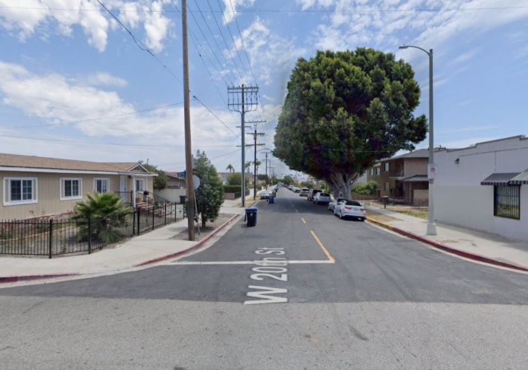 LA Fire Department Swiftly Extinguishes San Pedro House Fire, No