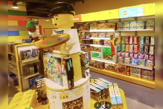 LEGOLAND Discovery Center Transforms San Antonio into a Festive LEGO Winter Wonderland