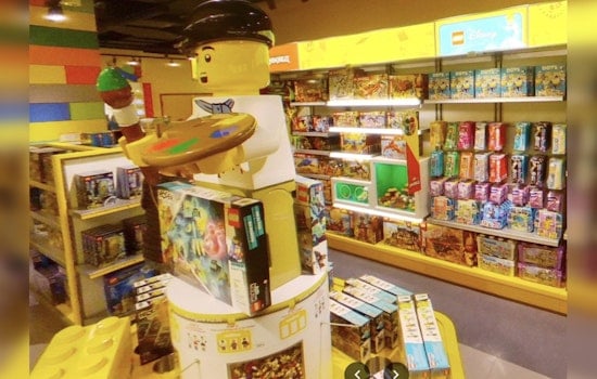 LEGOLAND Discovery Center Transforms San Antonio into a Festive LEGO Winter Wonderland