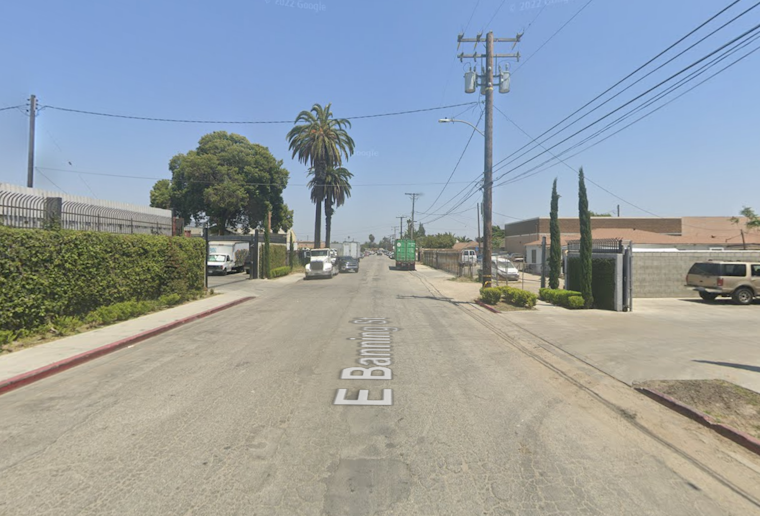 Los Angeles County Sheriff's Homicide Detectives Probe Suspicious Death in Compton Alleyway