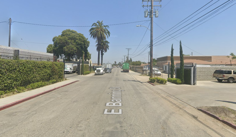 Los Angeles County Sheriff's Homicide Detectives Probe Suspicious Death in Compton Alleyway