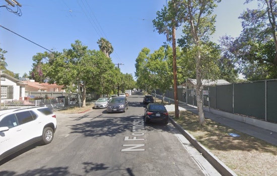 Los Angeles Firefighters Quickly Extinguish Fairfax Home Blaze with No Injuries