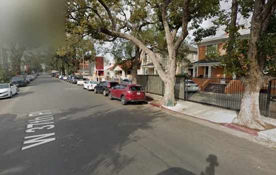 Los Angeles Firefighters Quickly Subdue Blaze in Exposition Park