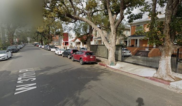 Los Angeles Firefighters Quickly Subdue Blaze in Exposition Park