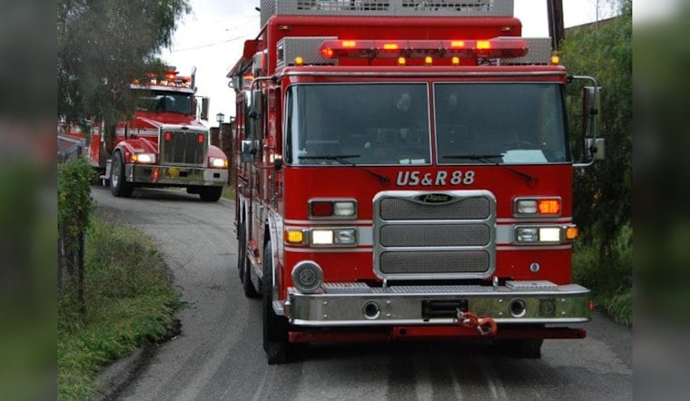 Los Angeles Firefighters Rapidly Quell Chatsworth Home Blaze in 13 Minutes, No Injuries Reported