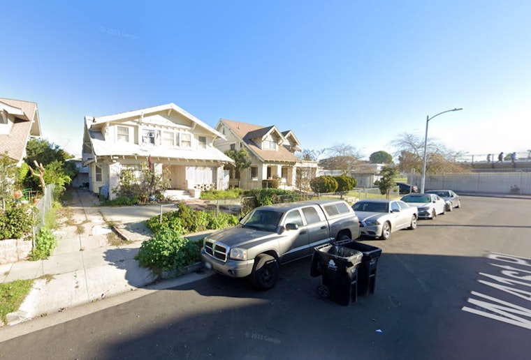 Los Angeles Firefighters Successfully Quell Vermont Square Blaze, No