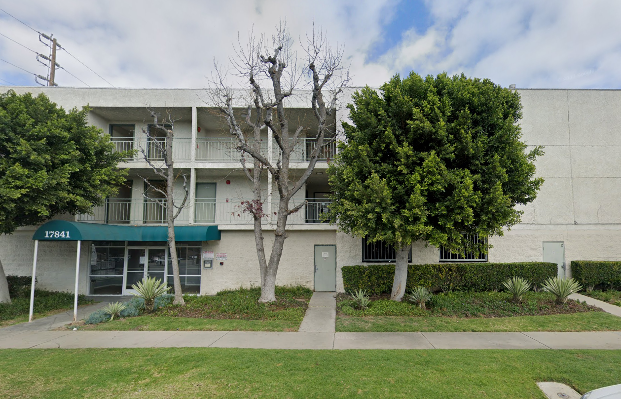 Los Angeles Firefighters Swiftly Extinguish Northridge Apartment Fire