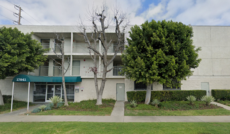 Los Angeles Firefighters Swiftly Extinguish Northridge Apartment Fire on Christmas Morning