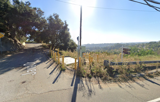 Lucky Turn as Trio Survives Off-Road Plunge in Beverly Crest, LAFD Conducts Cliffside Rescue