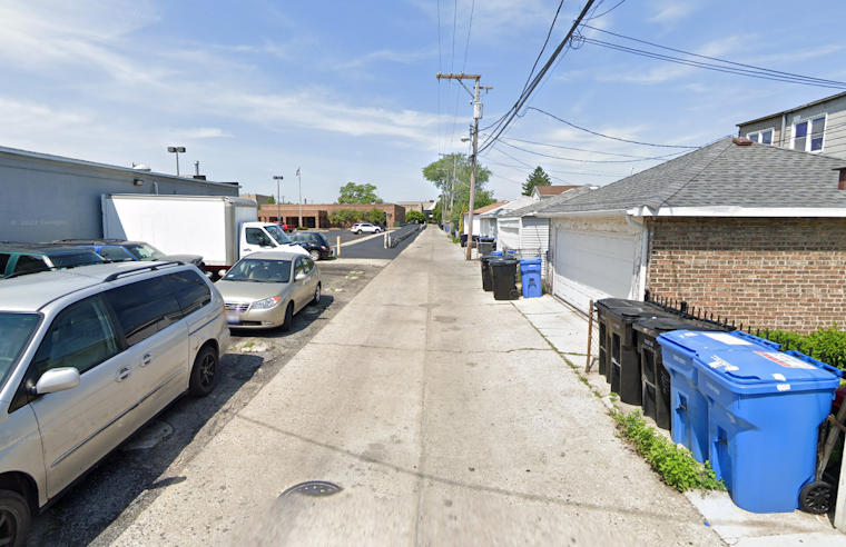 Man Found Deceased in Portage Park Alley, Chicago Police Investigating