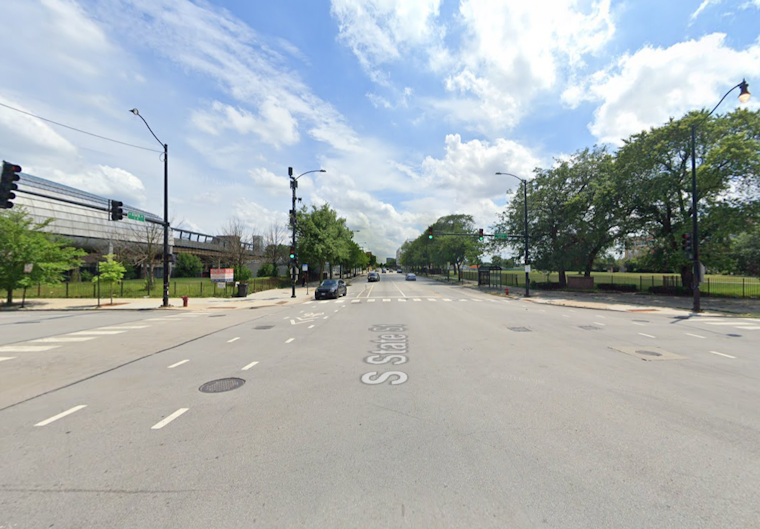 Man Found Shot to Death in SUV on Chicago’s Near South Side, Police Investigation Underway
