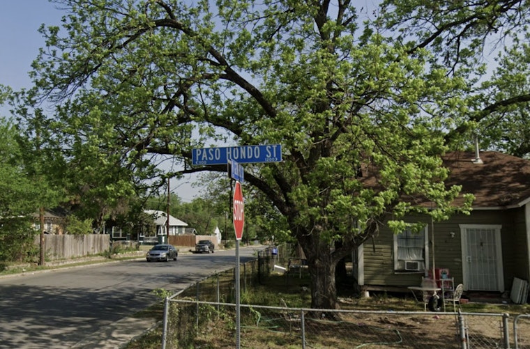 Man Injured in Drive-By Shooting on San Antonio's East Side, Gunmen Remain at Large