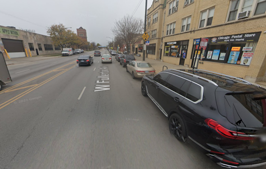 Man Killed in Chicago Crash After SUV Strikes Multiple Poles on West Fullerton Avenue