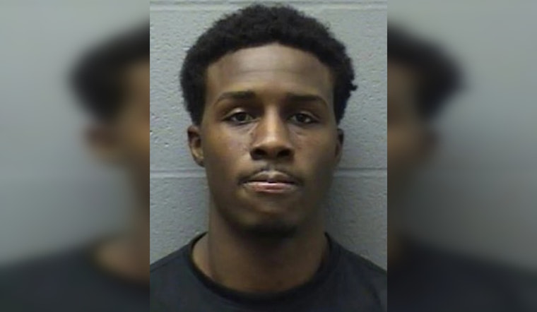 Manhunt in Schaumburg, Illinois for Suspected Attempted Murderer Who Escaped Police Custody