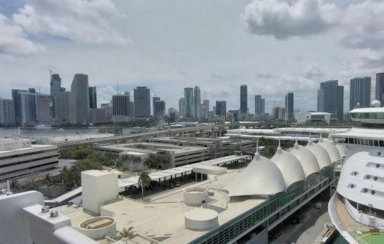 Miami Grapples with Rare Cold Snap, Moderate Air Pollution Concerns