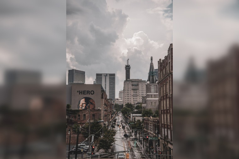 Mild Temperatures with Chance of Sunday Showers, Thunderstorms on Christmas