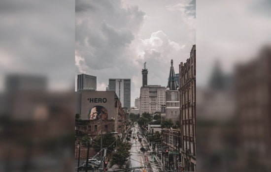 Mild Temperatures with Chance of Sunday Showers, Thunderstorms on Christmas