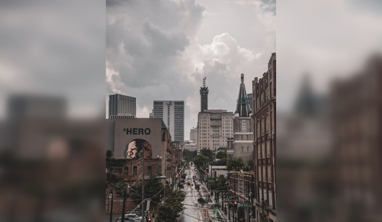Mild Temperatures with Chance of Sunday Showers, Thunderstorms on Christmas