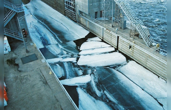 Minnesota's Warm Winter Raises Safety Concerns with Perilously Thin Ice on Lakes and Ponds