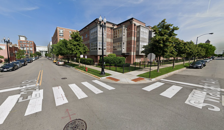 Off-Duty Chicago Cops and City Employee Robbed at Gunpoint in South Loop