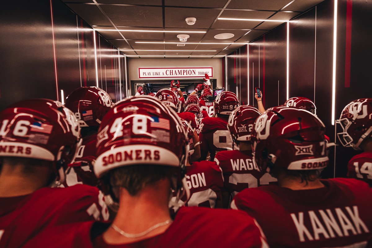 Oklahoma Sooners Aim to Extend Storied Bowl Legacy Against Arizona