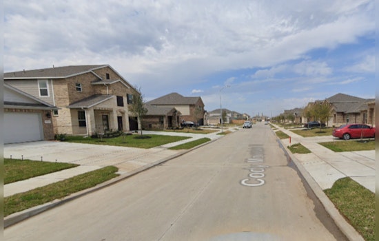 One Dead in Fort Bend County House Fire, Investigations Underway