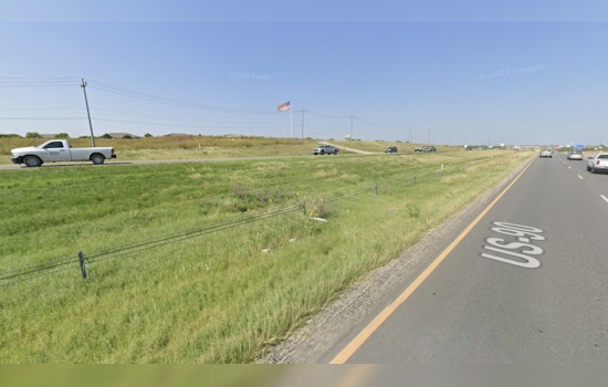 One Dead, Two Injured in Late-Night Rollover Accident on U.S. Highway 90 in Bexar County