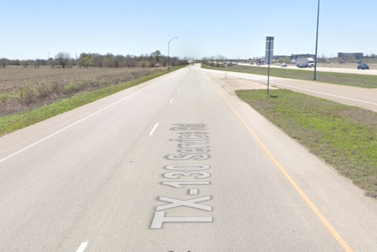 One Killed, Two Injured in Rollover Crash on Highway Near Mustang Ridge, Texas